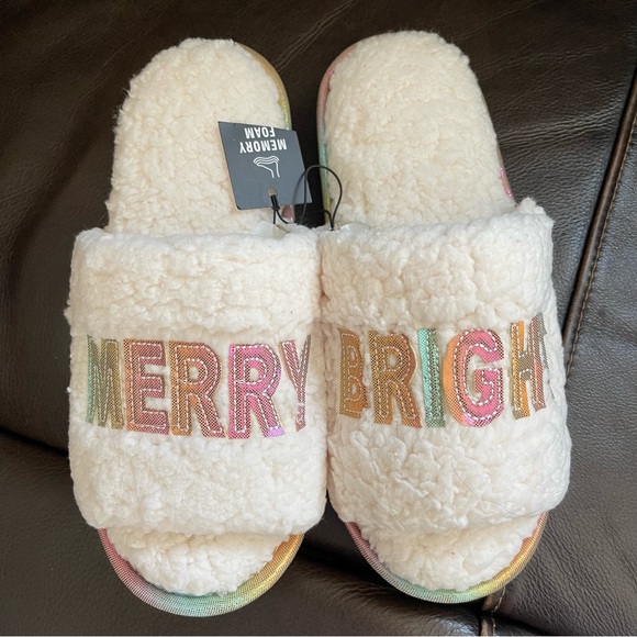 Women's Medium “Merry” & “Bright”Muslin White Sherpa Open-Toe Slipper - Picture 2 of 5